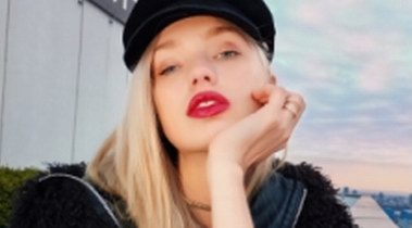 性感女神維密超模Romee Strijd表白美圖V6：“最好的拍照手機(jī)”