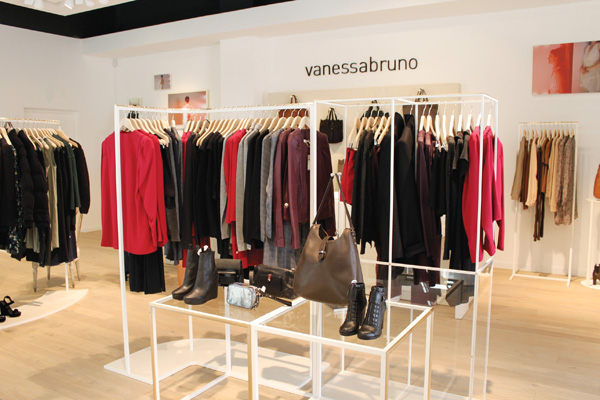 Vanessa Bruno 全球首家折扣精品店亮相河谷購(gòu)物村