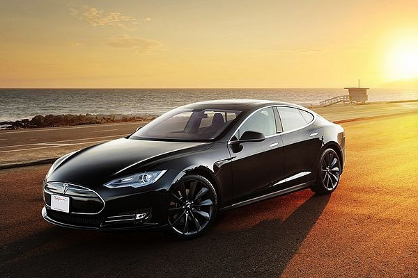 TESLA 入門級(jí)車型身價(jià)將在3萬(wàn)美元左右