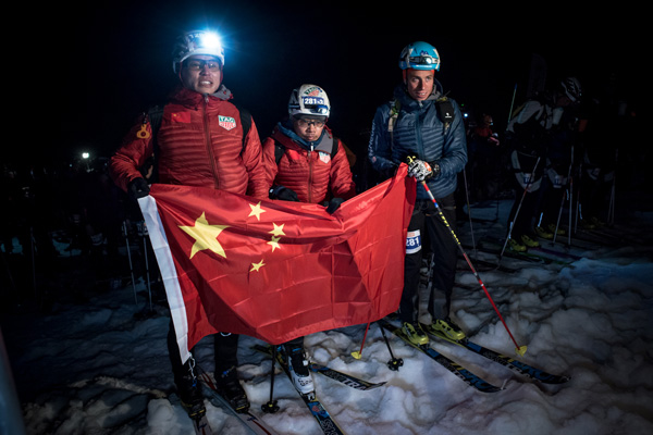 泰格豪雅攜手中國國家滑雪登山隊首次出征瑞士冰川巡邏滑雪登山賽