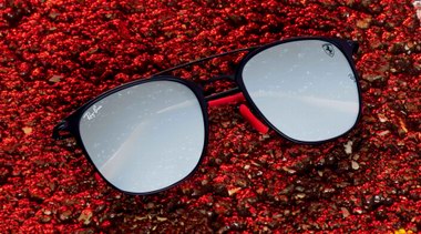 RAY-BAN雷朋再度攜手SCUDERIA FERRARI聯(lián)袂敬獻(xiàn)法拉利車(chē)隊(duì)系列太陽(yáng)鏡