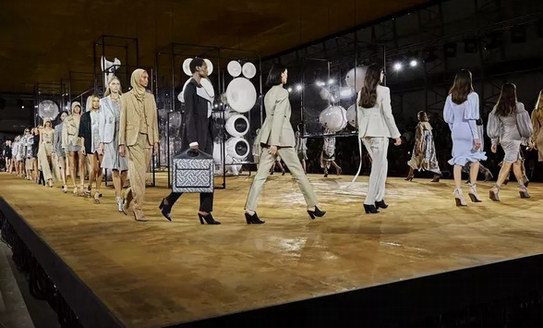 “進(jìn)化宣言” Burberry（博柏利）2020倫敦時裝周春夏系列