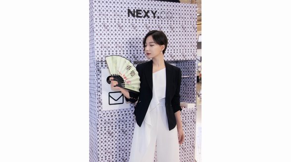 NEXY.CO代言人王珞丹空降重慶，打卡綠色星球限時(shí)快閃店