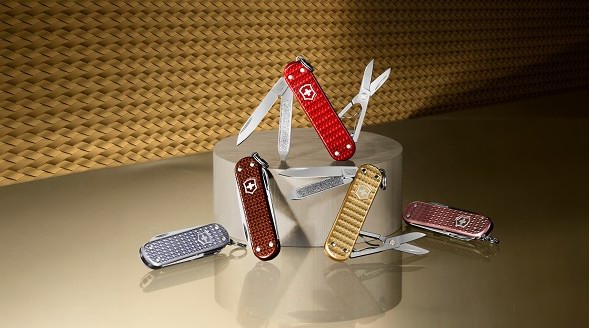 優(yōu)雅、現(xiàn)代、升級 VICTORINOX 維氏推出全新編織紋理的鋁面典范至臻系列