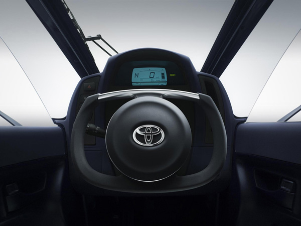 Toyota（豐田）推出「i-Road」三輪電動概念車